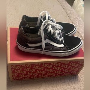 Used shoe with Plenty life on it